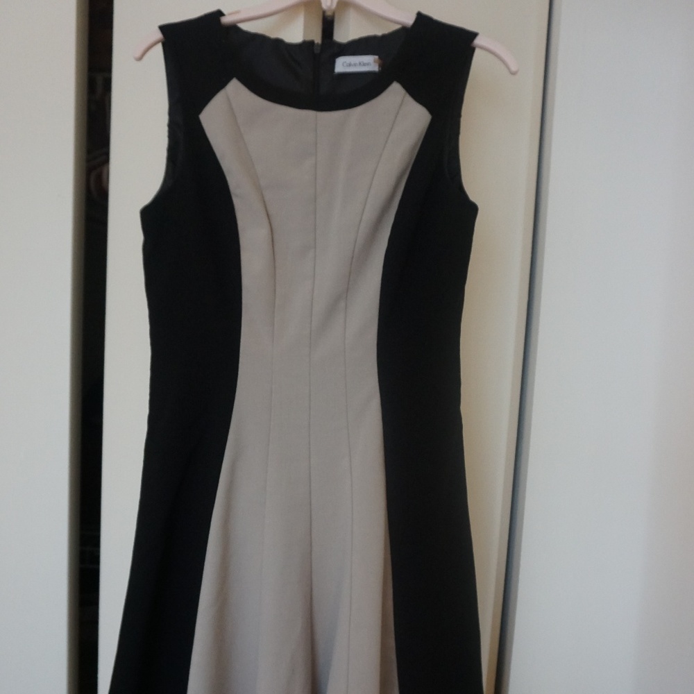 Calvin Klein Tan & Black Dress // Size 4